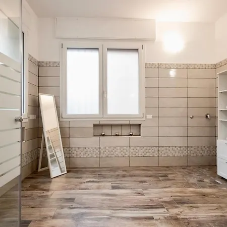 Apartment Divine Dante's *