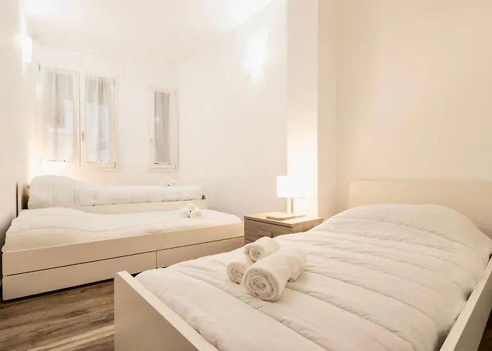 Divine Dante's Appartement