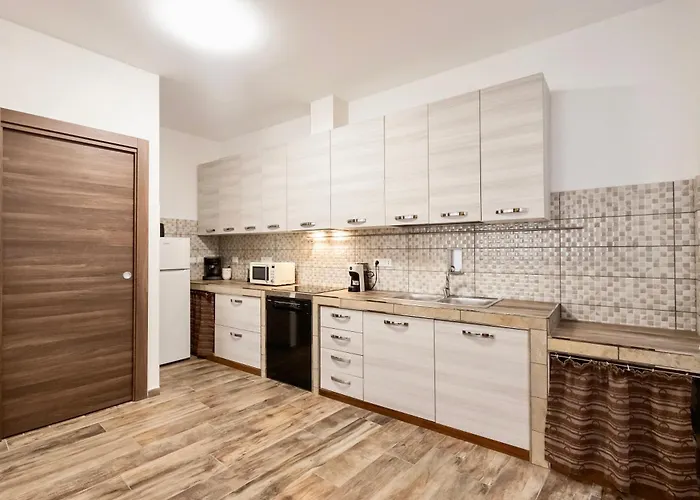 Divine Dante's Lägenhet